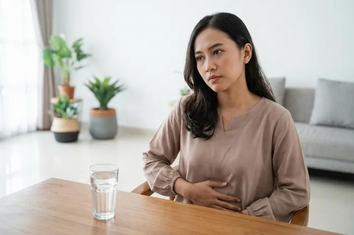 Kenapa Air Kencing Panas? Yuk, Kenali Penyebab & Solusinya