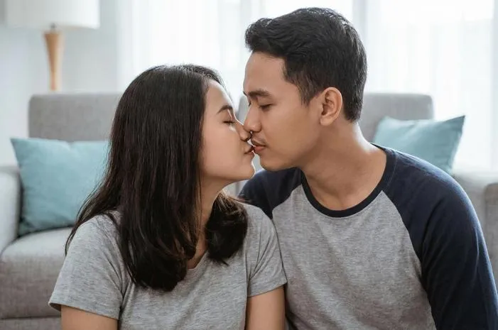 Panduan Ciuman Bibir yang Benar Berkesan
