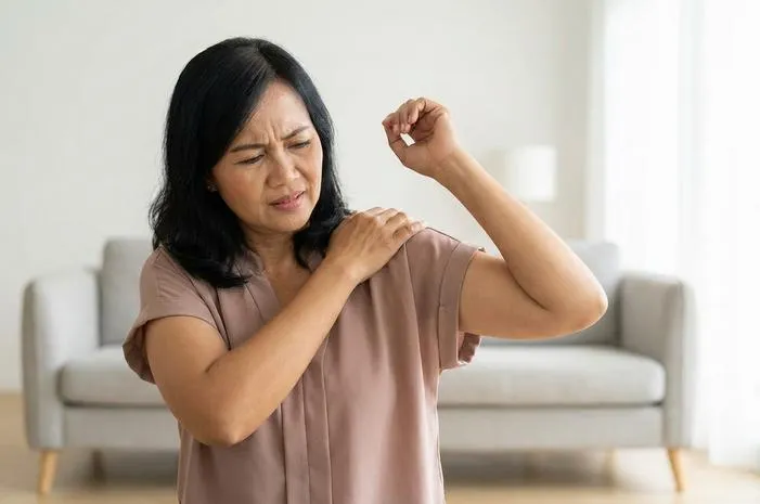 Penyebab dan Cara Atasi Lengan Kiri Sakit Saat Diangkat