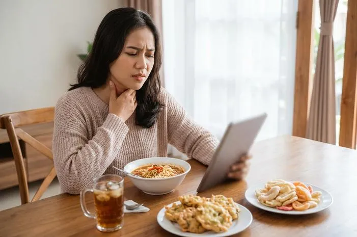 Kenali Makanan Penyebab Amandel Bengkak Ini