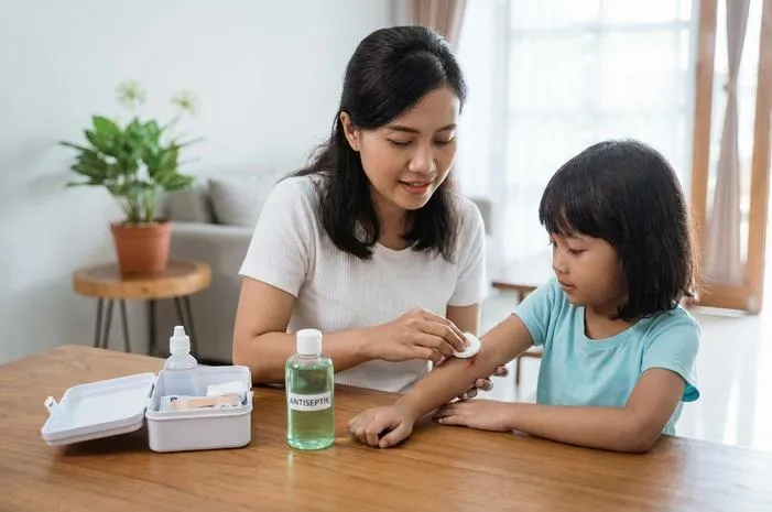 Ini Caranya! Membersihkan Luka dengan Apa yang Aman