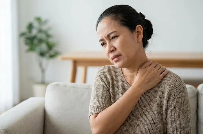 Ciri Ciri Saraf Kejepit di Leher? Kenali Gejalanya!