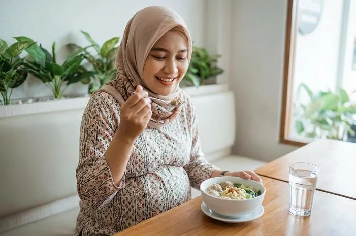 Aman Enggak Sih Bumil Makan Bakso? Yuk Simak Caranya