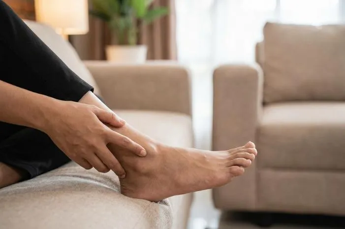 Jangan Panik! Benjolan di Mata Kaki Ada Apa Ya?