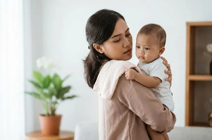 Kenapa Bayi Muntah Terus? Normal atau Bahaya?