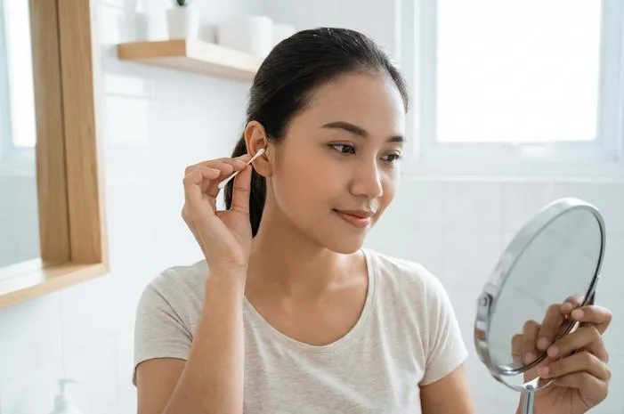 Cerumen Telinga: Pelindung Alami atau Penyebab Sumbat?