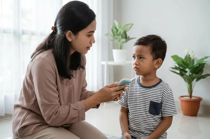 Anak 4-5 Tahun Belum Bicara? Yuk, Lakukan Ini!