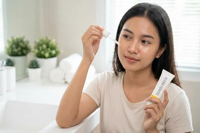 Pakai Serum Dulu atau Sunscreen? Ini Urutan Tepatnya!