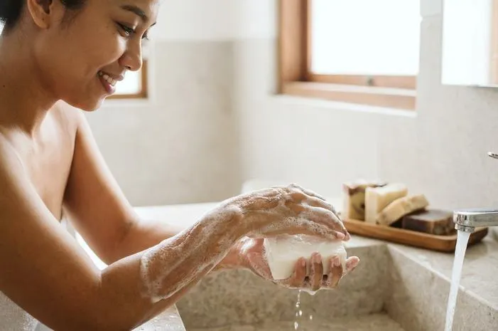 Sabun Mandi Terbaik untuk Memutihkan Kulit, Auto Glowing!