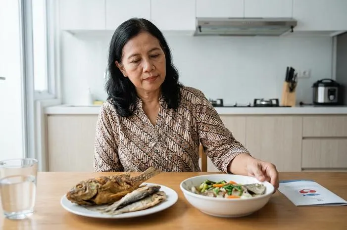 Penderita Kolesterol? Hindari Jenis Ikan Ini!