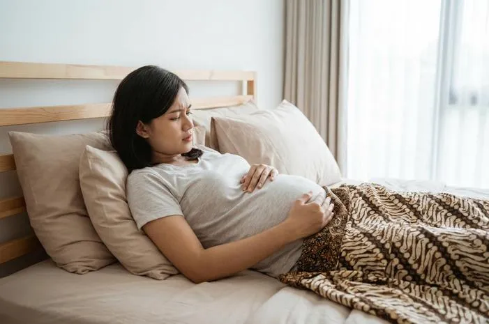 Perut Kembung Hamil Muda? Coba Posisi Tidur Ini!