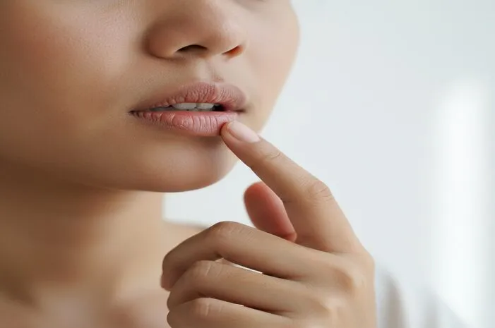 Atasi Bibir Kering Pecah: Tips Jitu Bibir Lembap Sehat