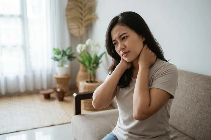 Sakit Leher Belakang Sampai Kepala: Penyebab, Solusi Mudah!