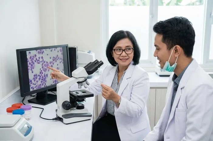 Mengenal Dokter Patologi: Otak di Balik Diagnosis