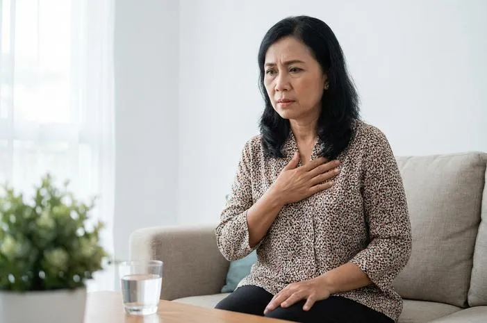 Pahami Penyebab Dada Terasa Sakit, Kapan Harus Waspada?