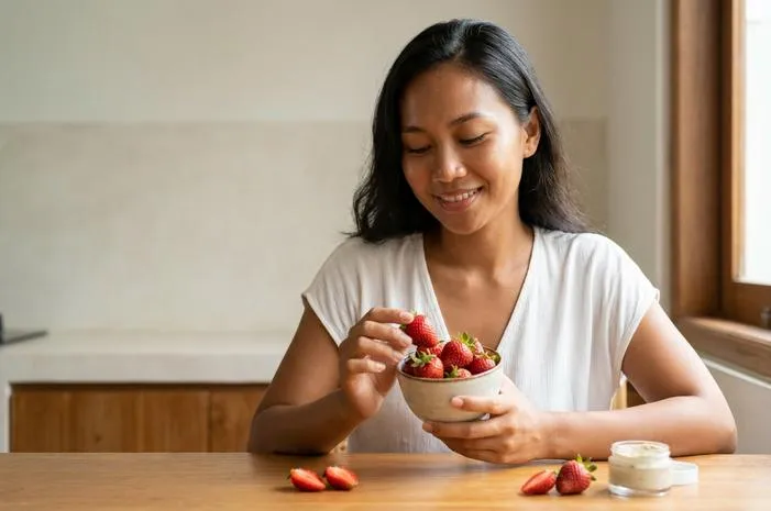 Manfaat Strawberry untuk Wajah: Kulit Cerah Bebas Jerawat