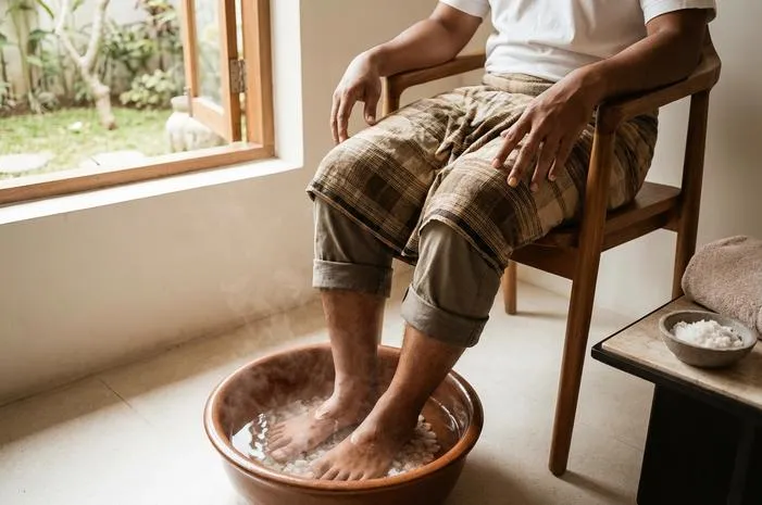Rahasia Kaki Sehat: Manfaat Air Garam Hangat untuk Kaki