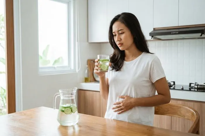 Minum Rendaman Air Mentimun? Waspada Efek Sampingnya!