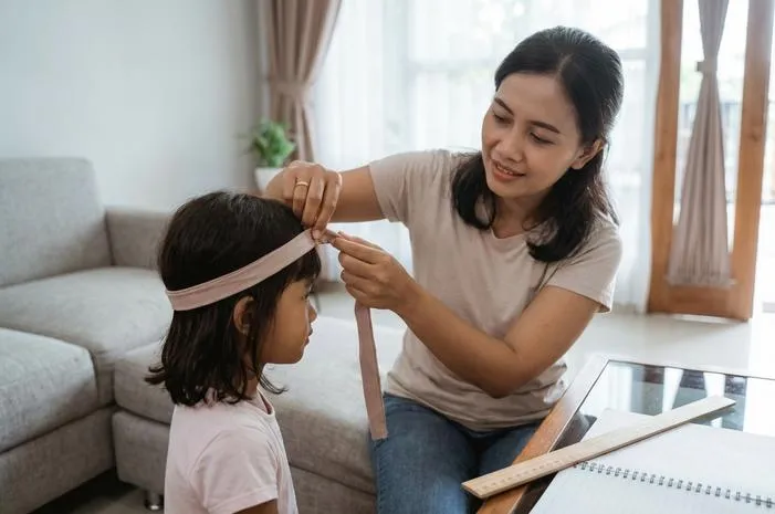 Cara Ukur Lingkar Kepala Tanpa Meteran, Gampang Banget!