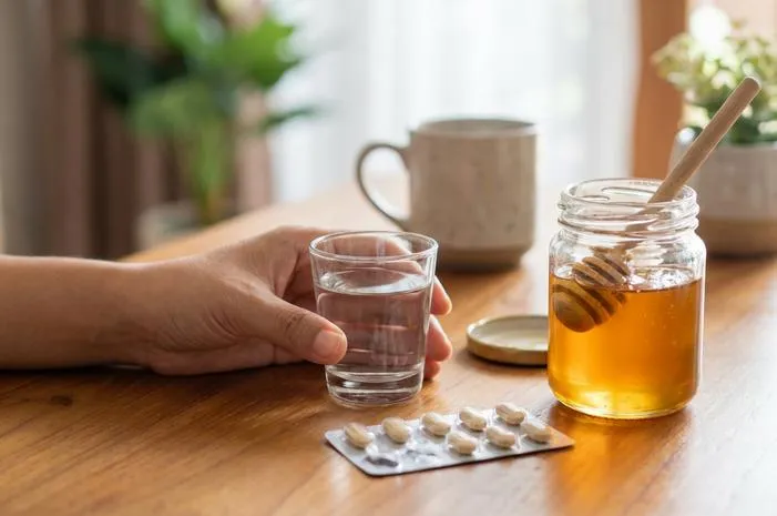 Bolehkah Minum Madu Setelah Obat? Perhatikan Ini!