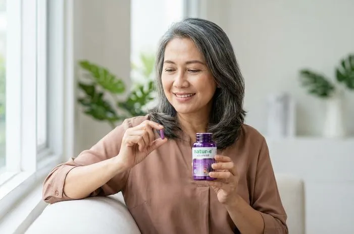 Natur-E Usia 50+ Cocok Warna Merah Atasi Flek dan Kerutan