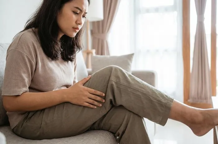 Kedutan Paha Kiri Dekat Lutut, Normal atau Bahaya?