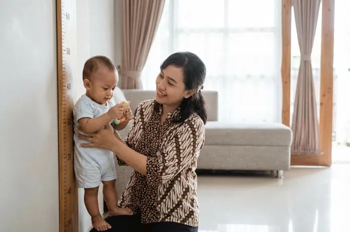 Tinggi Badan Bayi 10 Bulan: Normalnya Berapa Cm?