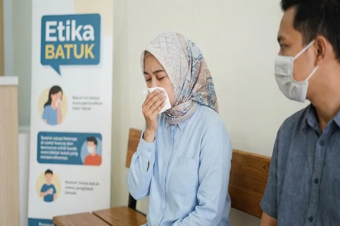 Penularan TBC Lewat Apa? Udara, Bukan Sentuhan!