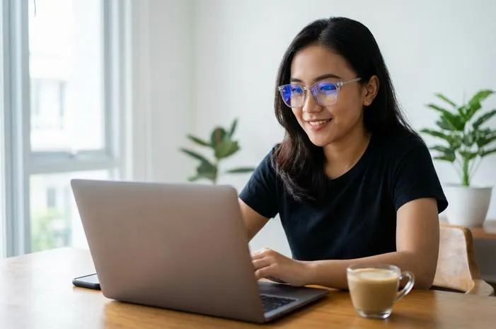 Kenali Kacamata Radiasi: Pelindung Mata dari Sinar Biru