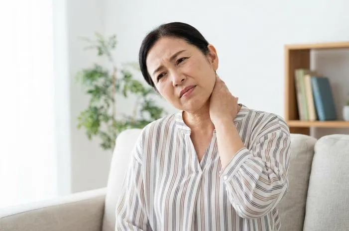 Leher Miring Bikin Nyeri? Ini Cara Mengatasinya!