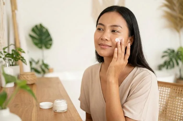 Wajah Kering? Pelembab Ini Bikin Lembap Glowing Sehat!