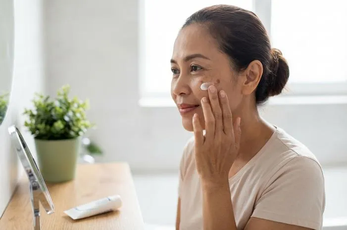 Salep Penghilang Flek Hitam Membandel: Wajah Mulus!