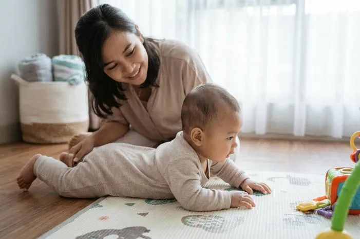 Posisi Bayi 6 Bulan: Masih Aktif Berganti, Itu Normal!