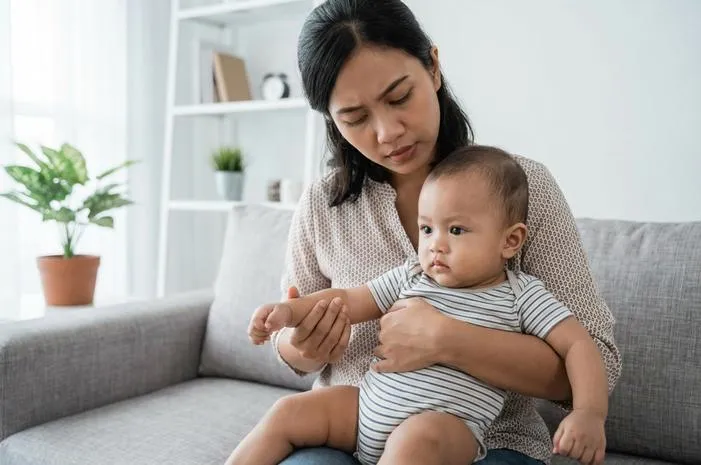 Kenali Ciri Ciri Kejang Pada Bayi, Jangan Panik!