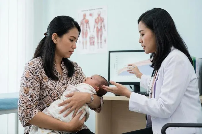 Feses Bayi Berwarna Hitam, Normal atau Perlu Waspada?