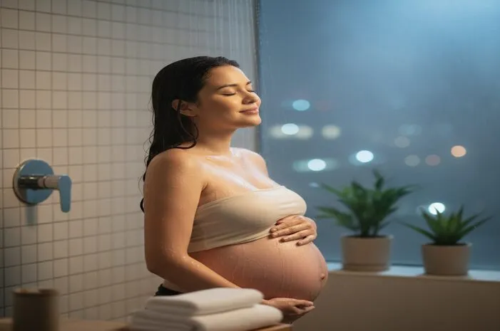 Ibu Hamil Mandi Malam Aman Bikin Segar dan Nyenyak