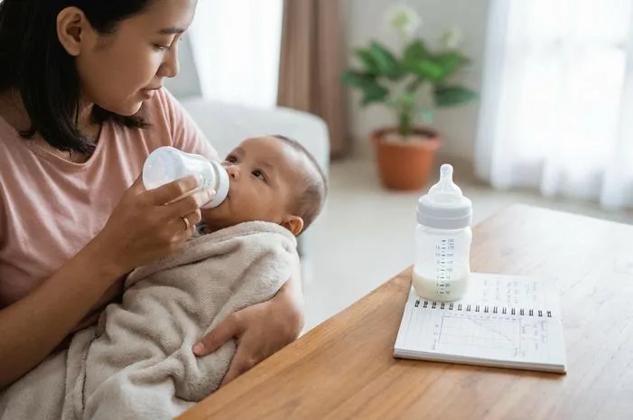 Bayi 7 Bulan Minum Susu Berapa ml? Yuk, Cek Panduannya