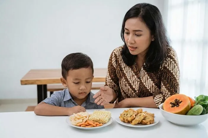 Yuk, Cek Makanan Penyebab Usus Buntu Anak