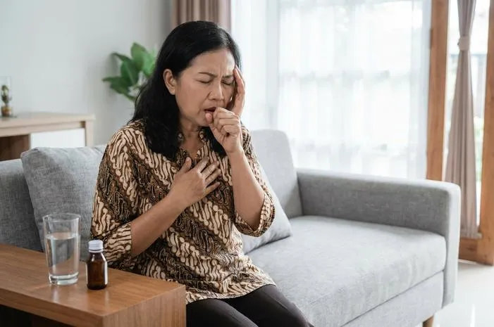 Sakit Kepala Saat Batuk: Ini Penyebab dan Solusinya