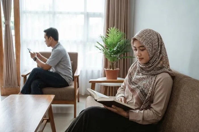 Istri Berdaya, Cara Cuekin Suami yang Cuek Tanpa Drama