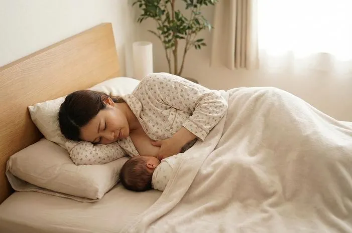 **Cara Menyusui Bayi Sambil Tiduran, Aman dan Nyaman**