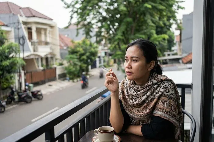 Wanita Merokok: Antara Gaya dan Bahaya Tersembunyi