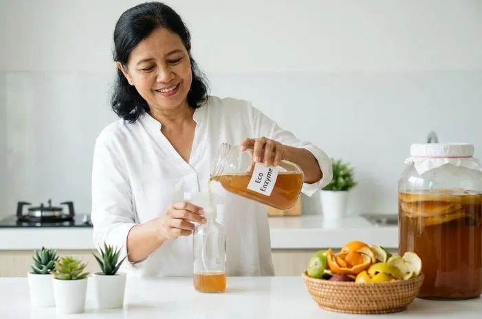 Cek 10 Manfaat Eco Enzyme, Bikin Rumah Kinclong dan Hijau