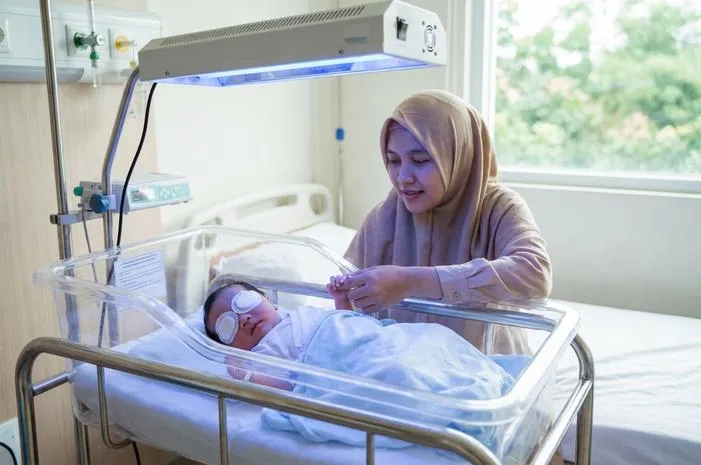 Fototerapi pada Bayi: Solusi Aman Atasi Kuning