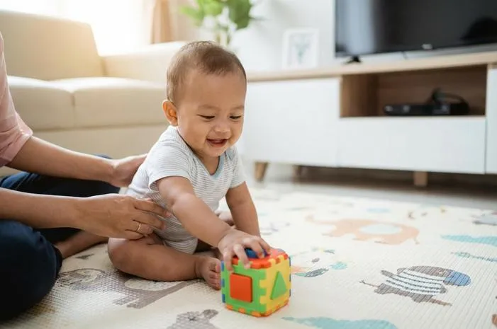 Bayi 7 Bulan Bisa Apa Saja? Wow, Ini Perkembangan Barunya!