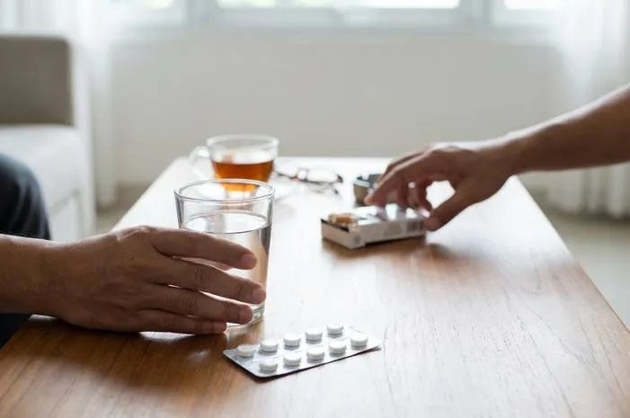 Habis Minum Obat, Boleh Merokok? Baca Dulu Ini