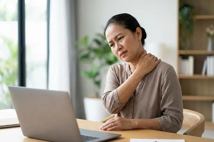 Jangan Panik! Ini Gejala Penyempitan Saraf dan Cara Obati.