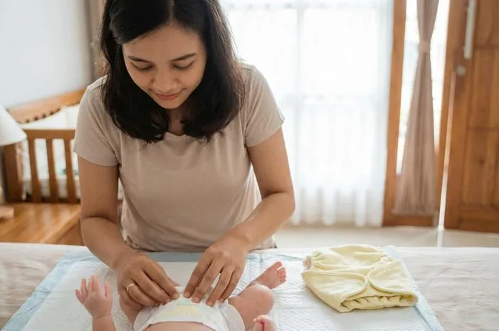 Bab Bayi Kuning Pucat? Ini Tanda Bahaya, Yuk Cek!