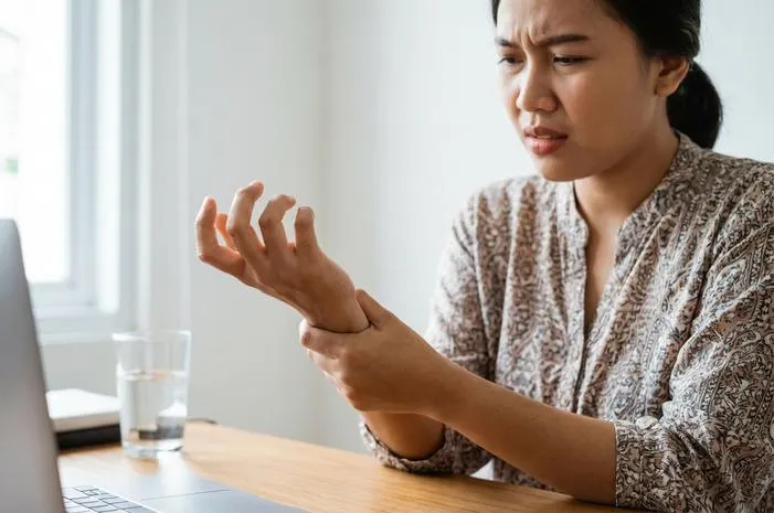 Bikin Tangan Keram Minggat! Solusi Jitu Bebas Nyeri