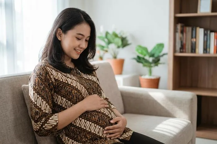 Ibu Hamil Muda: Pahami Gejala, Nutrisi, dan Pantangan